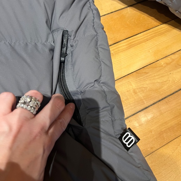 ❤️SOLD❤️ARITZIA limited edition SUPER PUFF LONG GRAY - Picture 4 of 7